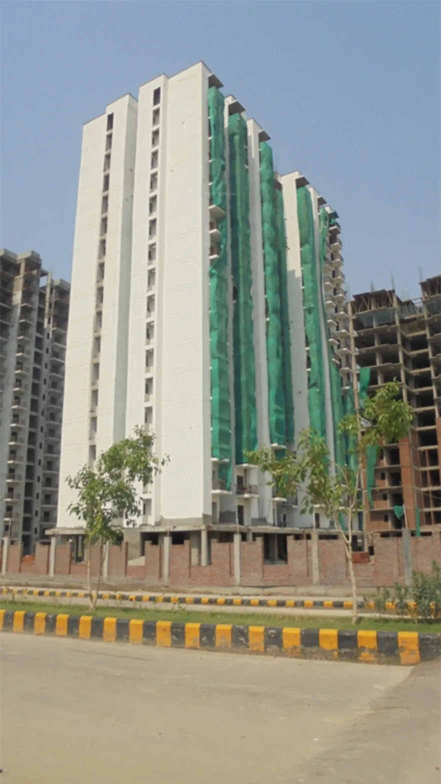 Maxblis Grand Wellington Tower View