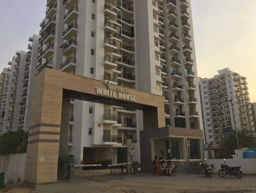 Maxblis White House Sector 75 Noida
