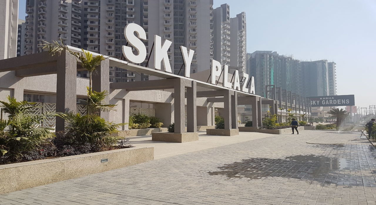 Apartments for Rent In Shri Radha SKY Garden