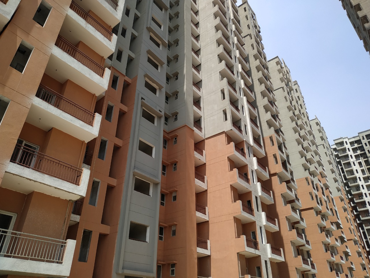 Valencia Homes Building View